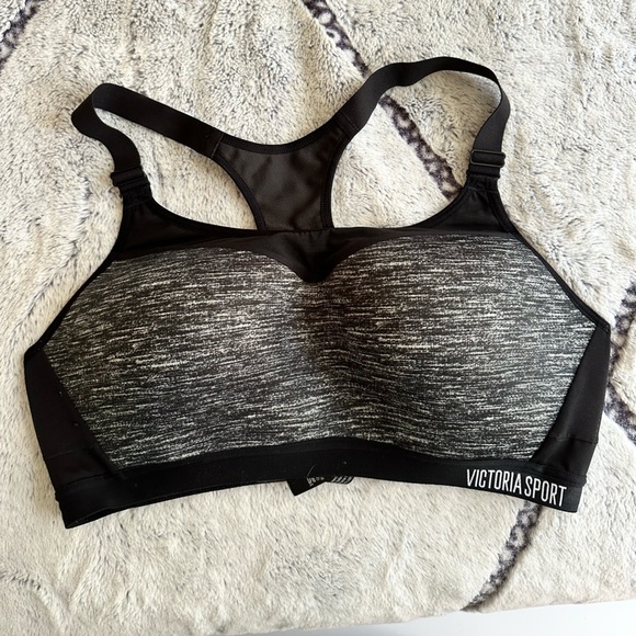 Victoria Secret 38C Sports Bra - Picture 1 of 5